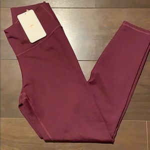 New Fabletics High Waisted Burgundy 7/8 M Legging